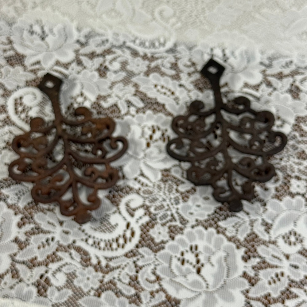 Vintage Ornate Cast Iron Trivet Pair Scrollwork Filigree Rustic Metal Heavy Duty